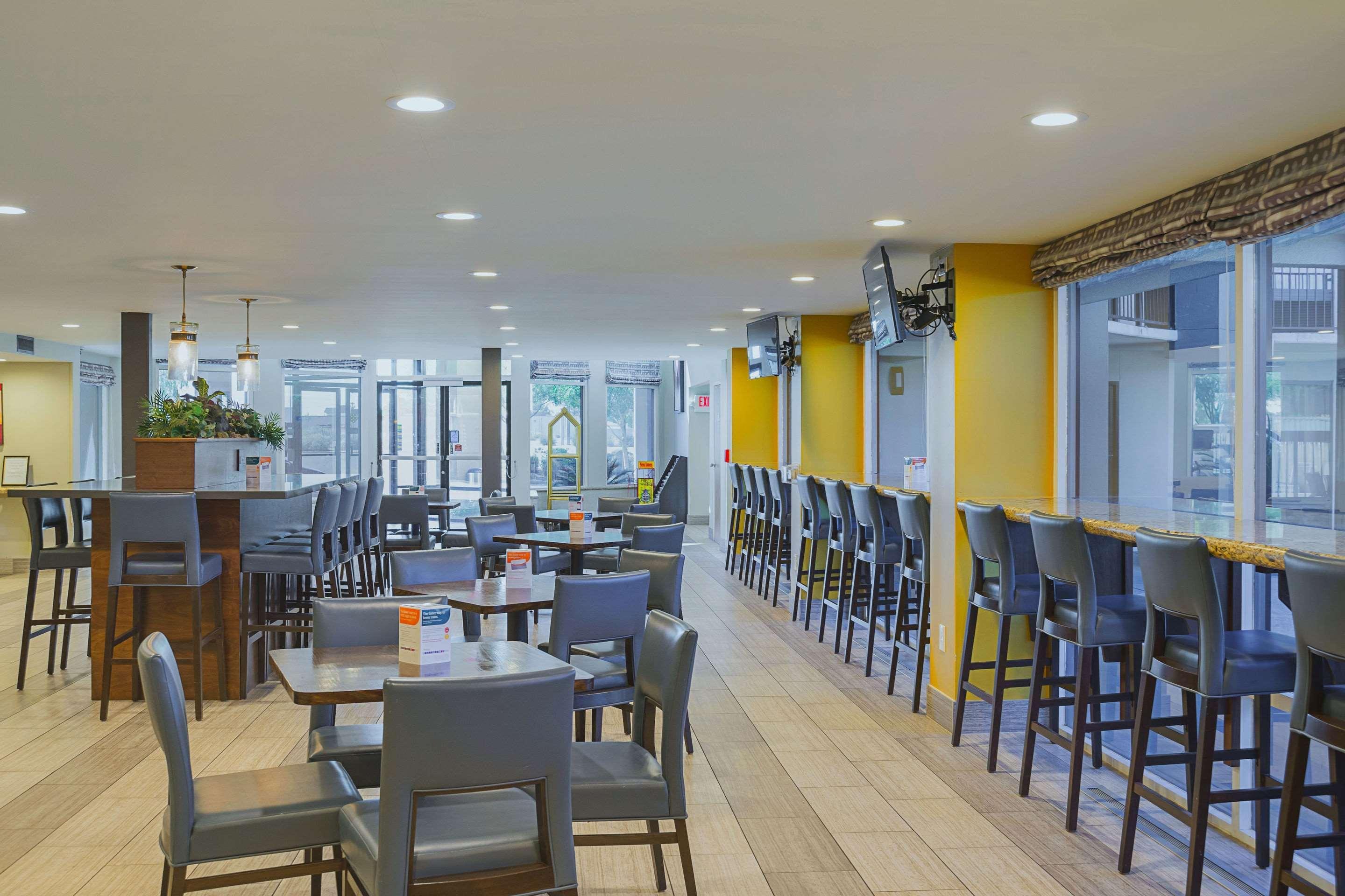 Quality Inn Phoenix North I-17 Exterior photo