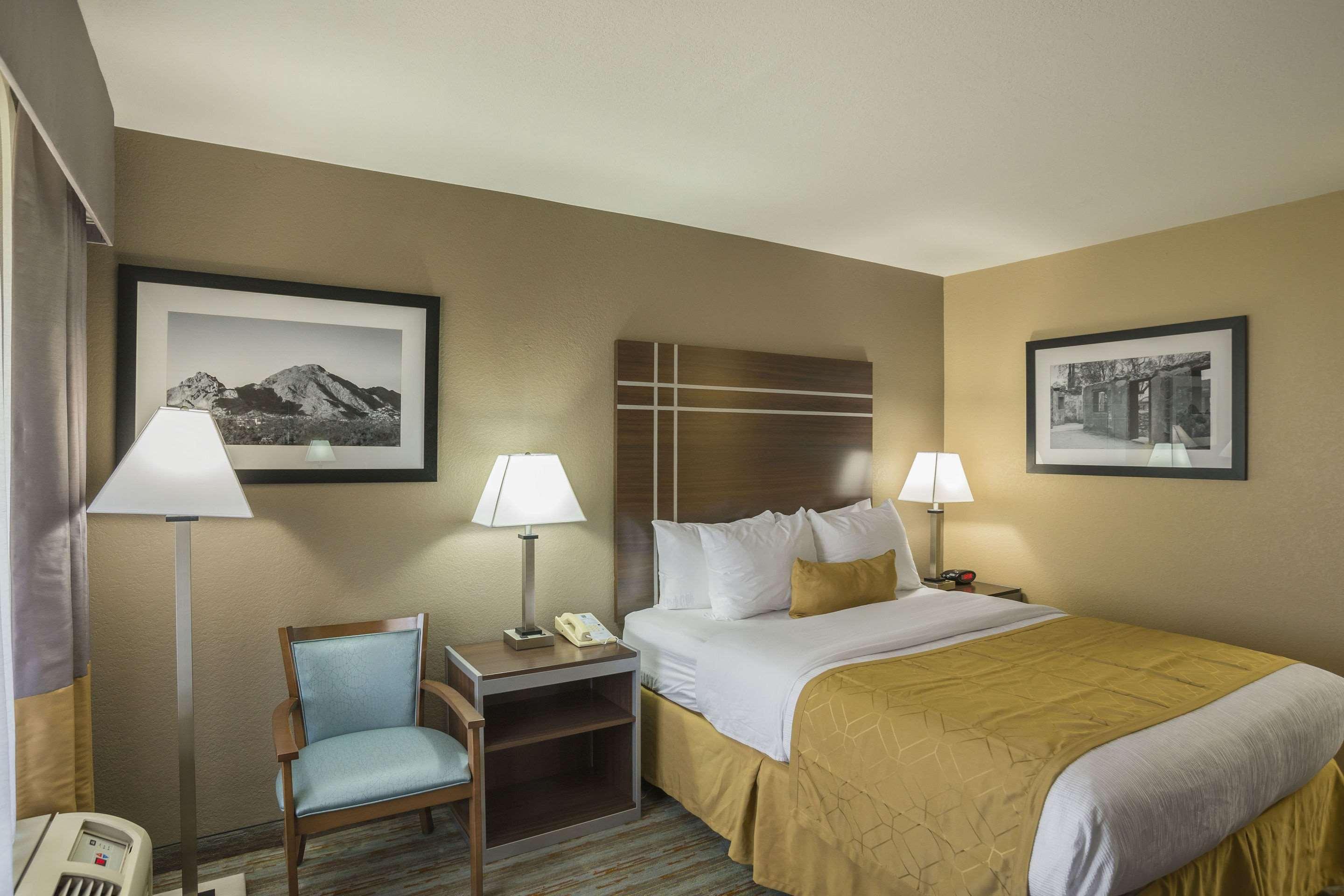 Quality Inn Phoenix North I-17 Exterior photo