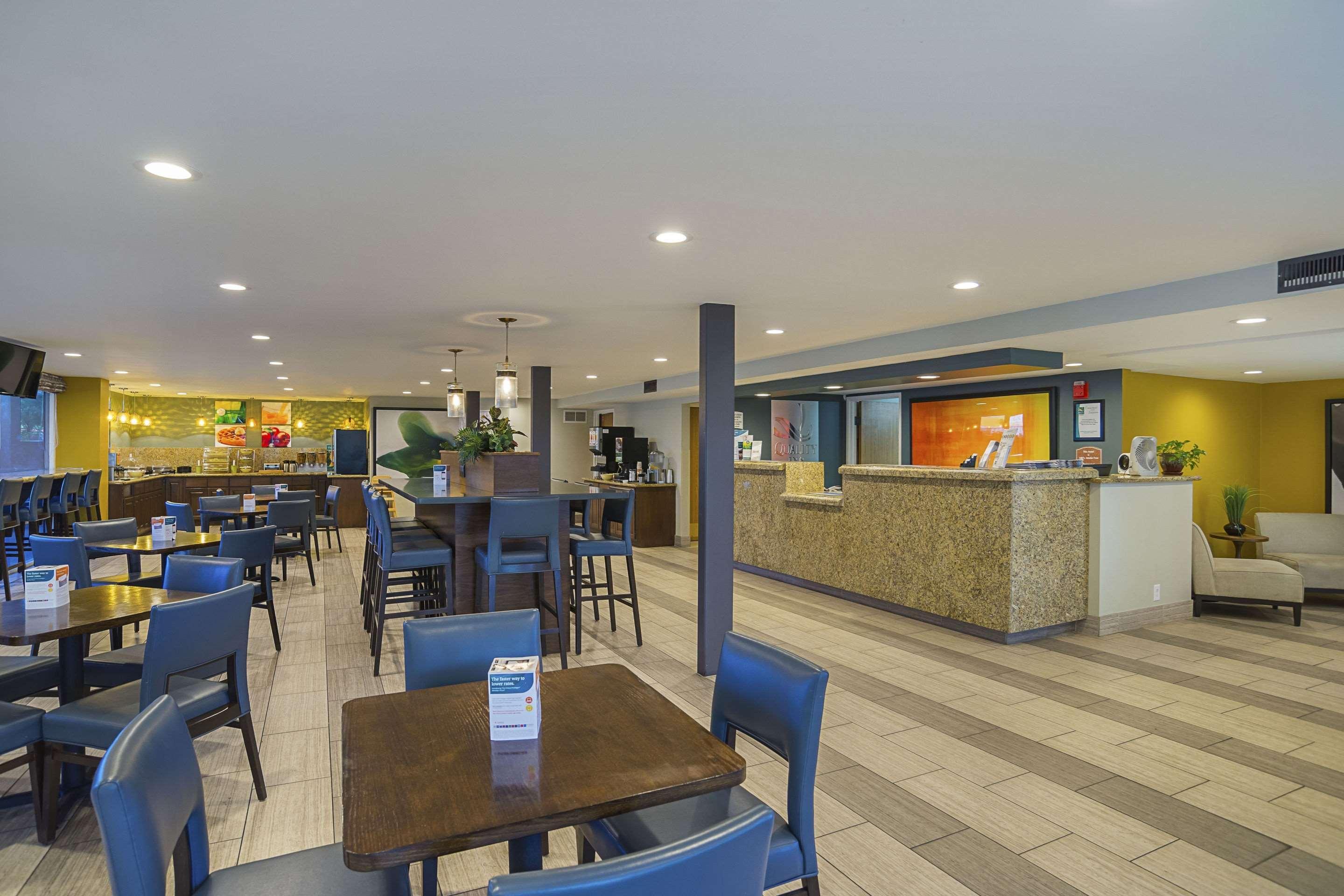Quality Inn Phoenix North I-17 Exterior photo